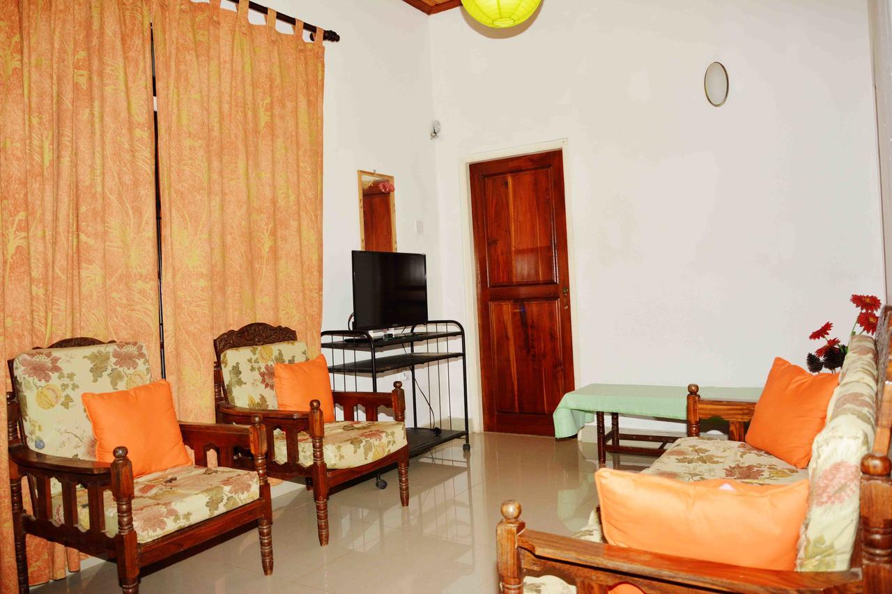 Sampathaa Residence Negombo Buitenkant foto